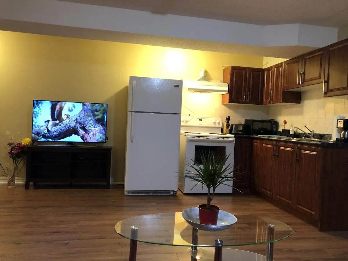 Spacious 2 Bedroom guest suite Toronto 0*,
