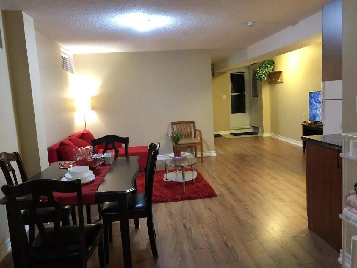 Spacious 2 Bedroom guest suite Toronto Appartement