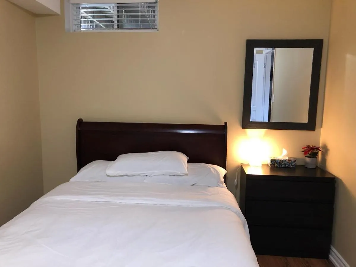 Spacious 2 Bedroom Guest Suite Toronto Apartment